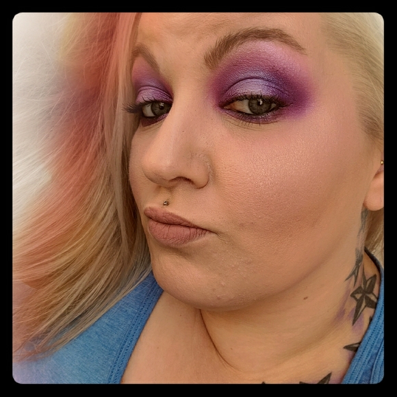 Meet your Posher, Nichole - Picture 2 of 2